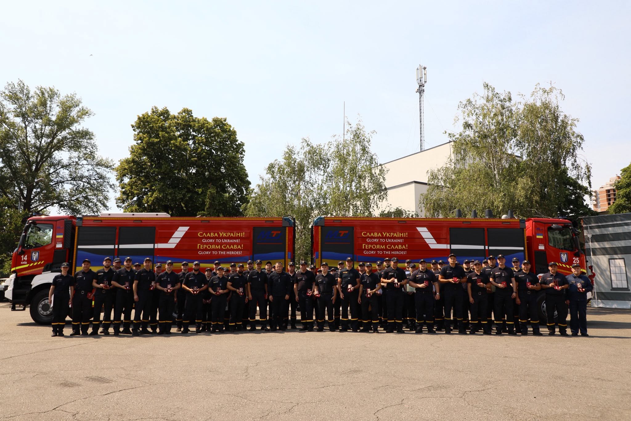 За мужність і службу: рятувальників із Полтавщини нагородили державними відзнаками
